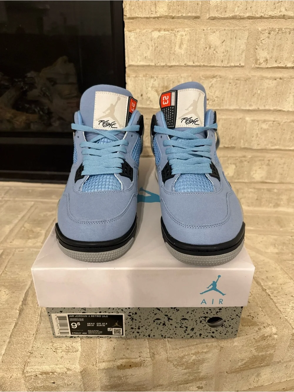 Jordan 4 ‘University Blue’